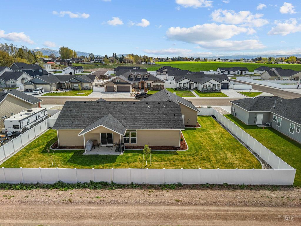 Photo of 542 Lake Cleveland, Burley, ID 83318 (MLS # 98983661)