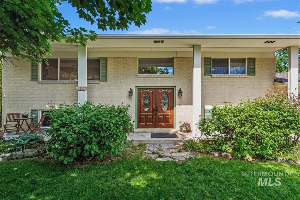 Photo of 5341 S Cortez Cir, Boise, ID 83709 (MLS # 98986454)