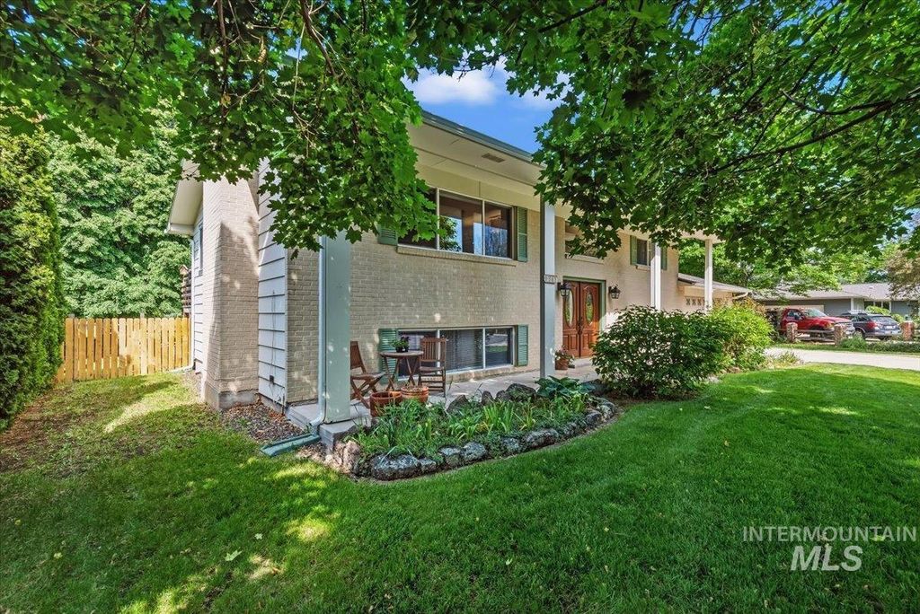 Photo of 5341 S Cortez Cir, Boise, ID 83709 (MLS # 98986454)