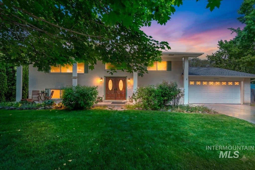 Photo of 5341 S Cortez Cir, Boise, ID 83709 (MLS # 98986454)
