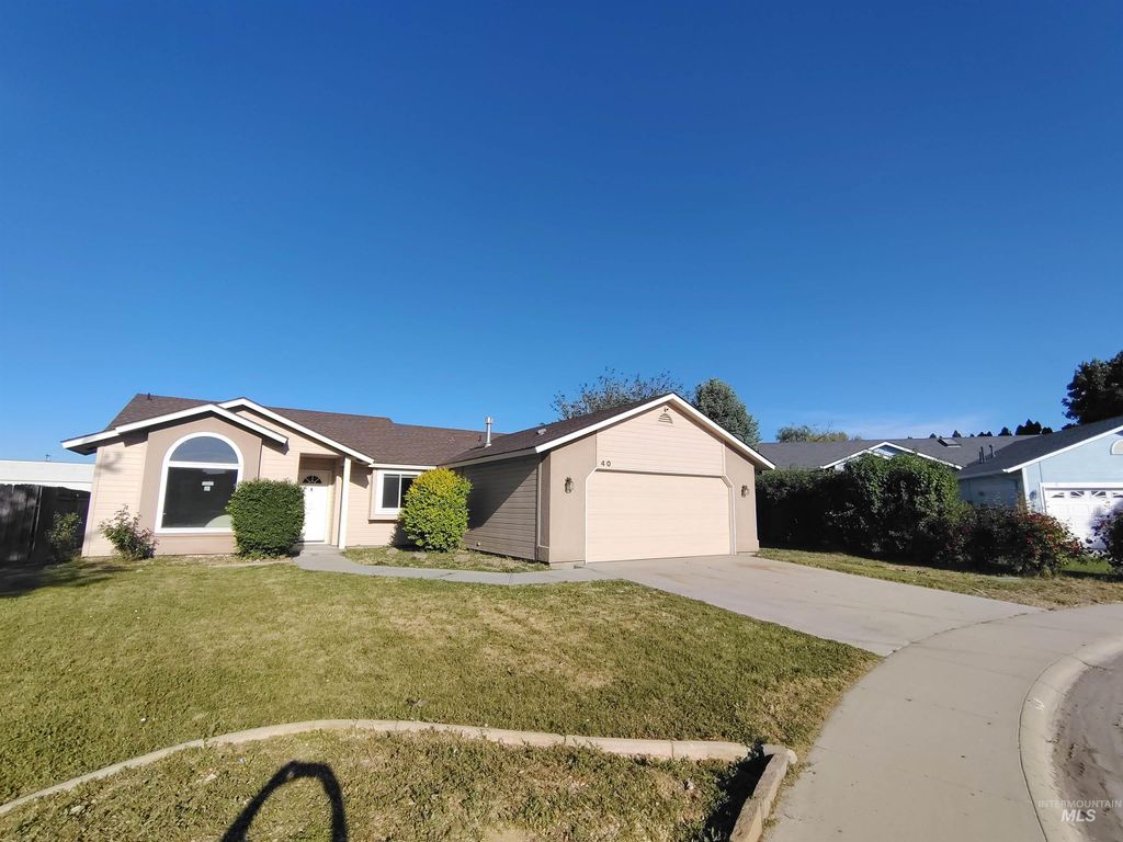 Photo of 40 S Bingham St, Nampa, ID 83651 (MLS # 98988457)