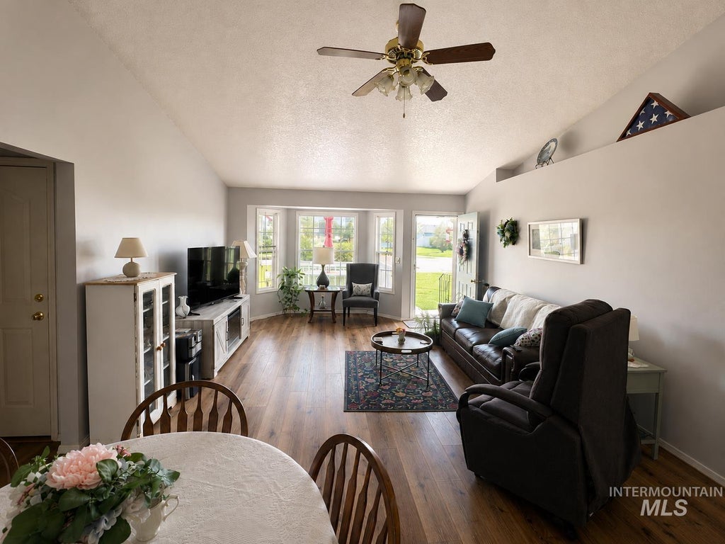 Photo of 2313 Leo Dr, Nampa, ID 83651 (MLS # 98999199)