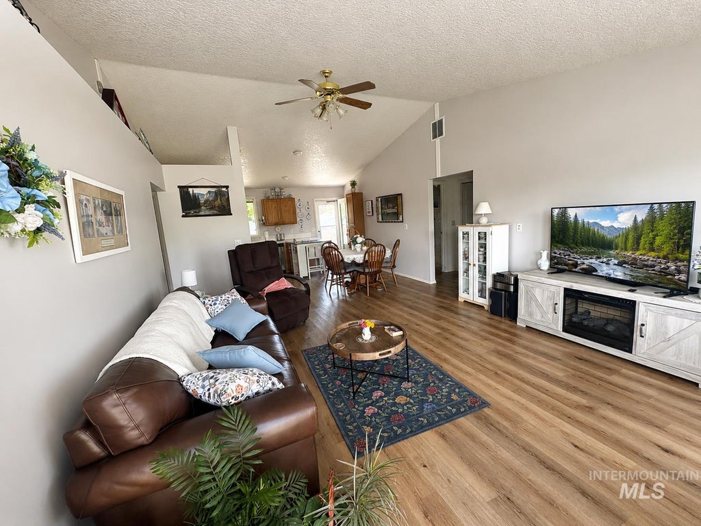 Photo of 2313 Leo Dr, Nampa, ID 83651 (MLS # 98999199)