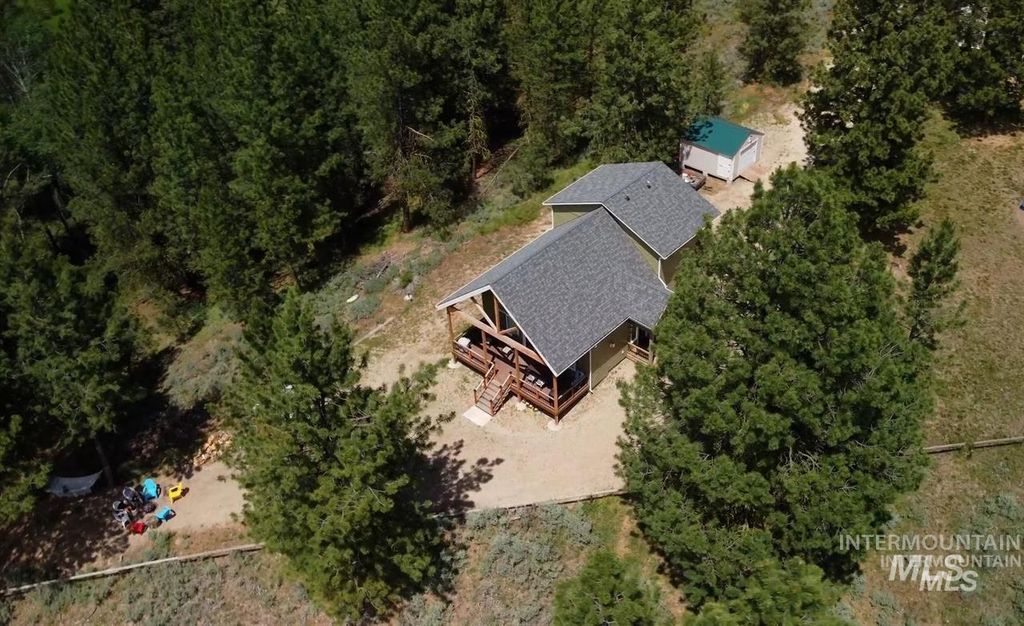 Photo of 21 Melonie Loop, Cascade, ID 83611 (MLS # 98984499)