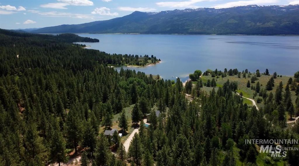 Photo of 21 Melonie Loop, Cascade, ID 83611 (MLS # 98984499)