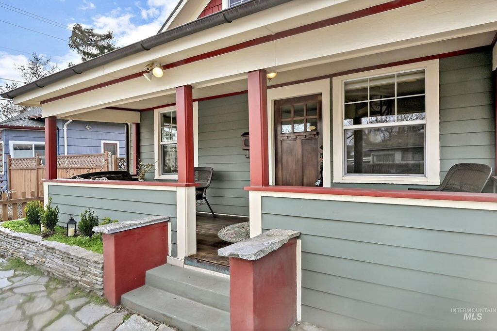 Photo of 1413 W Eastman St, Boise, ID 83702 (MLS # 98977884)