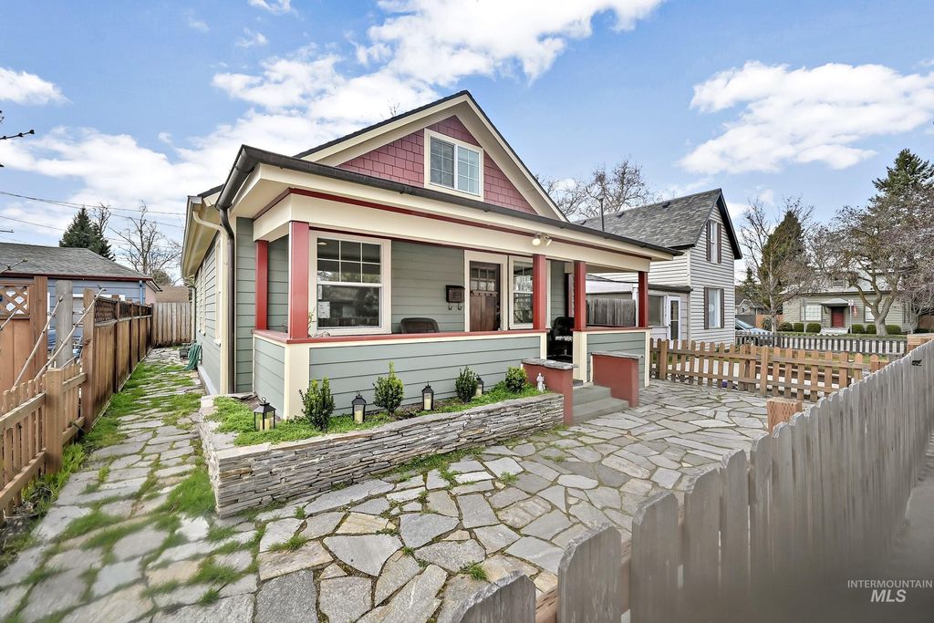 Photo of 1413 W Eastman St, Boise, ID 83702 (MLS # 98977884)