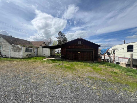 Photo of 1902 4th Ave, Clarkston, WA 99403 (MLS # 98989236)