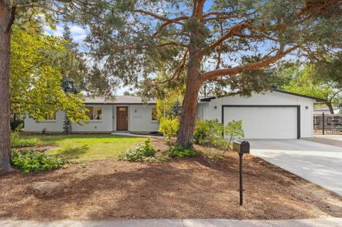 Photo of 4245 E Green Meadow Dr, Meridian, ID 83646 (MLS # 98966379)