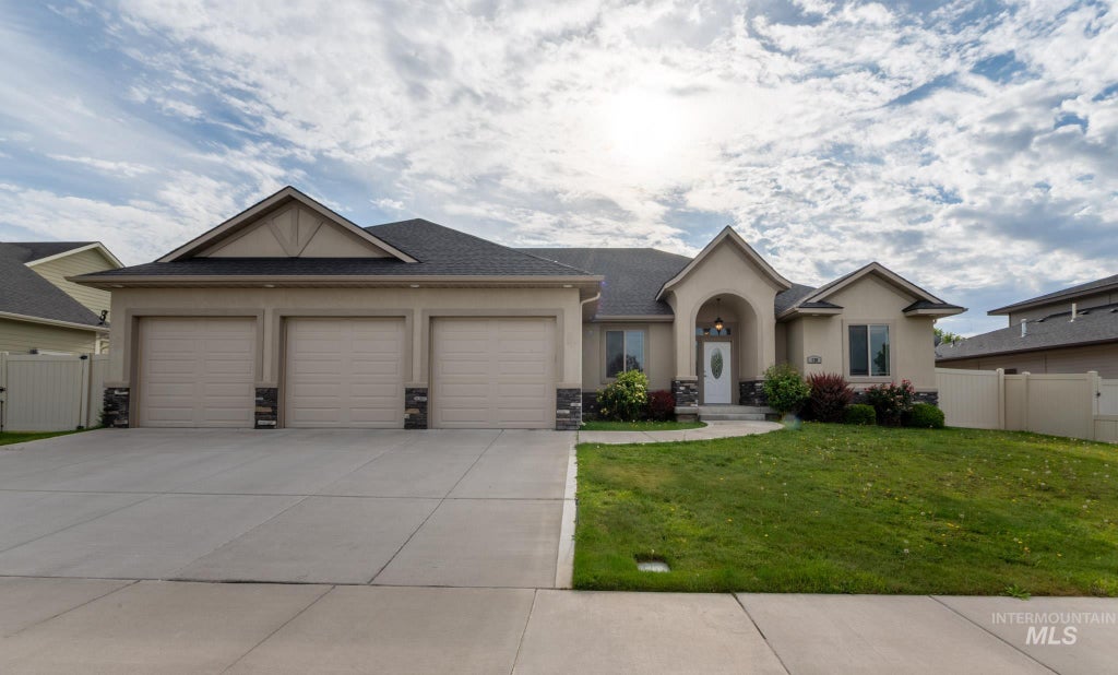 Photo of 520 Sun Terrance Drive, Twin Falls, ID 83301 (MLS # 98998353)