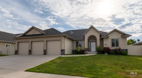Photo of 520 Sun Terrance Drive, Twin Falls, ID 83301 (MLS # 98998353)