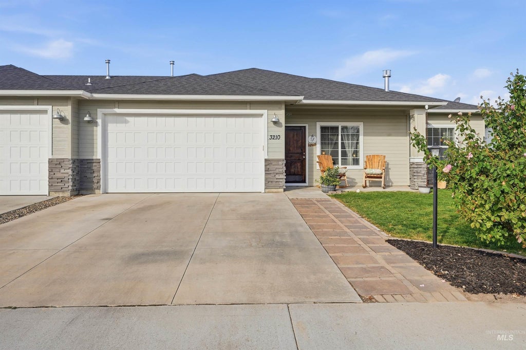 Photo of 3210 Airport Ave, Caldwell, ID 83605 (MLS # 99003318)
