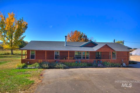 Photo of 2625 Berglund Rd, Emmett, ID 83617 (MLS # 98939571)