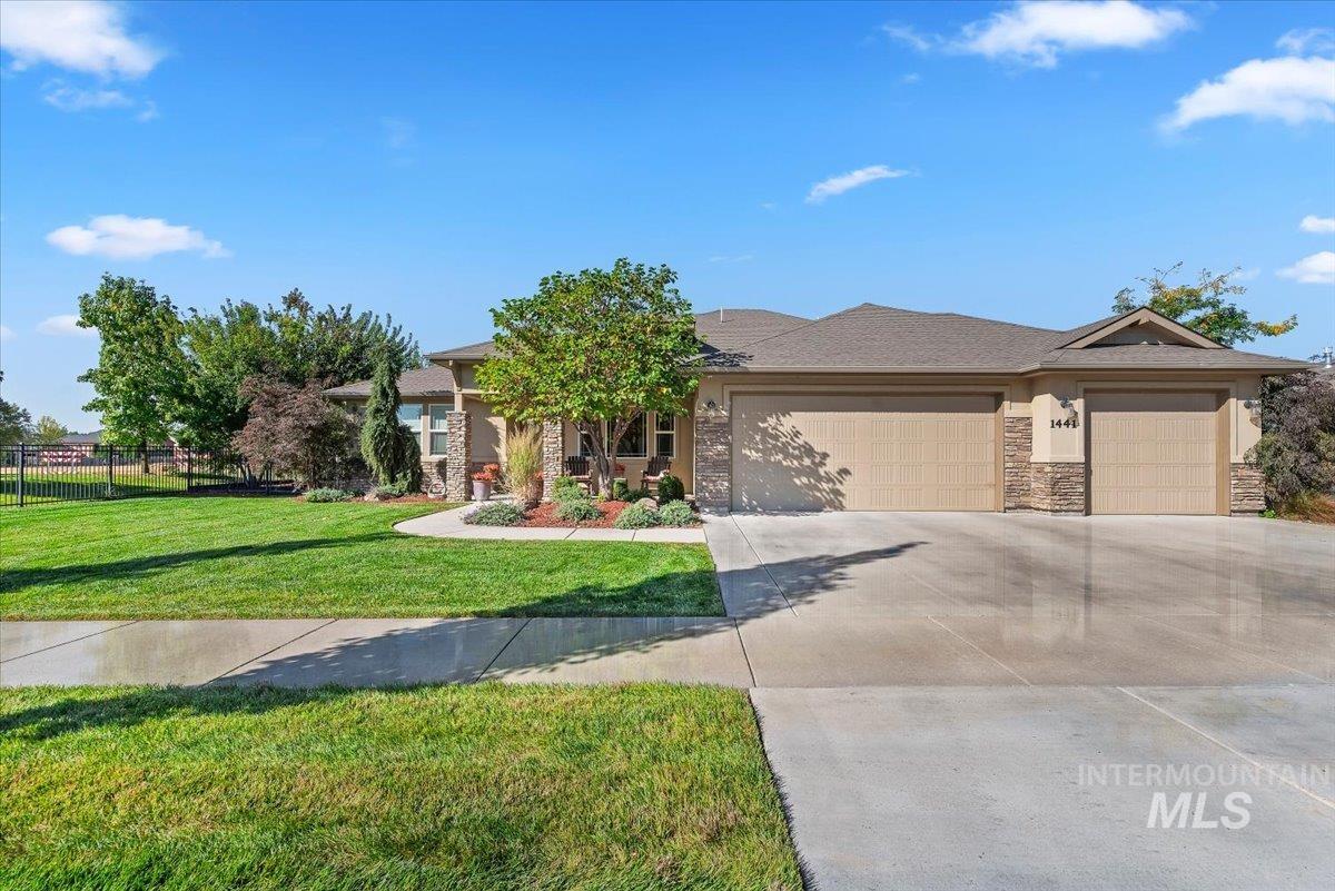 1441 N Bowknot Lake Way