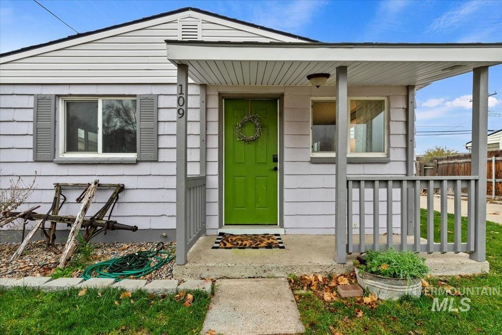 Photo of 109 E 8th N, Mountain Home, ID 83647 (MLS # 98968082)