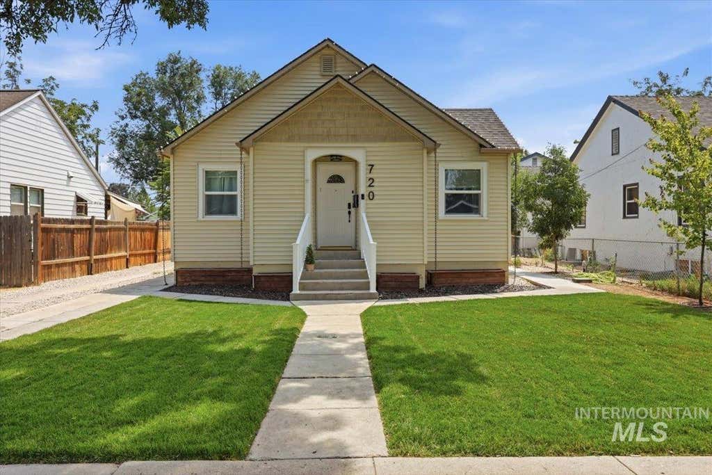 Photo of 720 17th Avenue S AVE, Nampa, ID 83651 (MLS # 98994873)