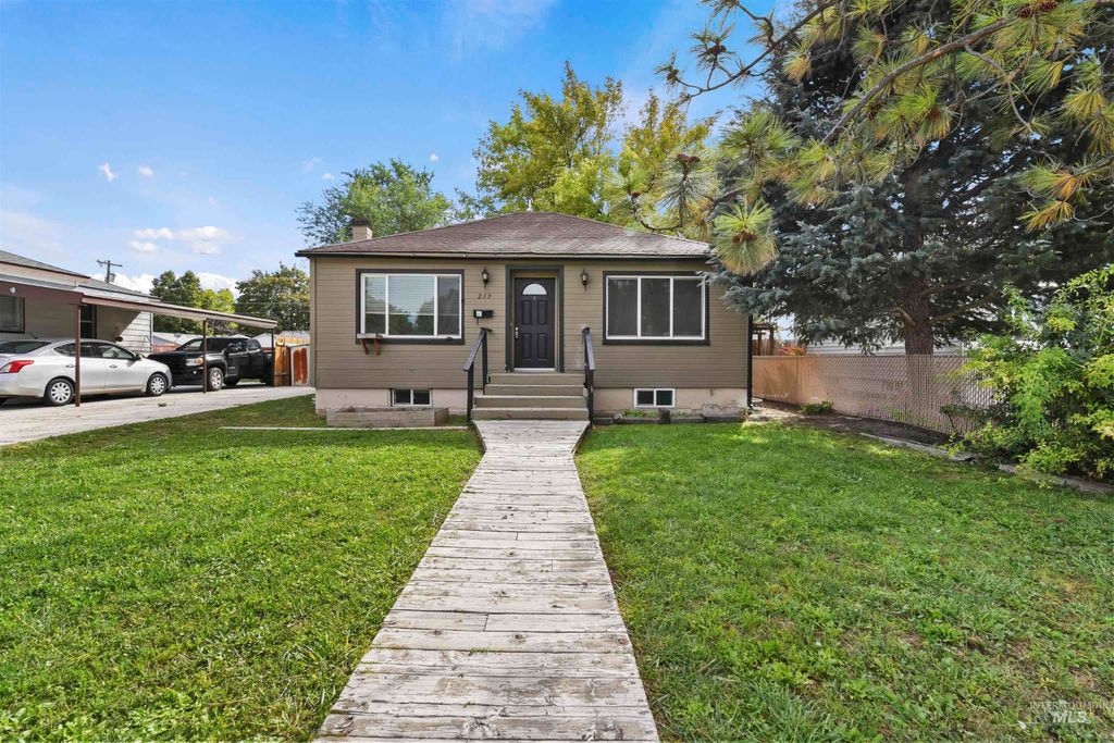 Photo of 219 Meffan Ave, Nampa, ID 83651 (MLS # 98964054)