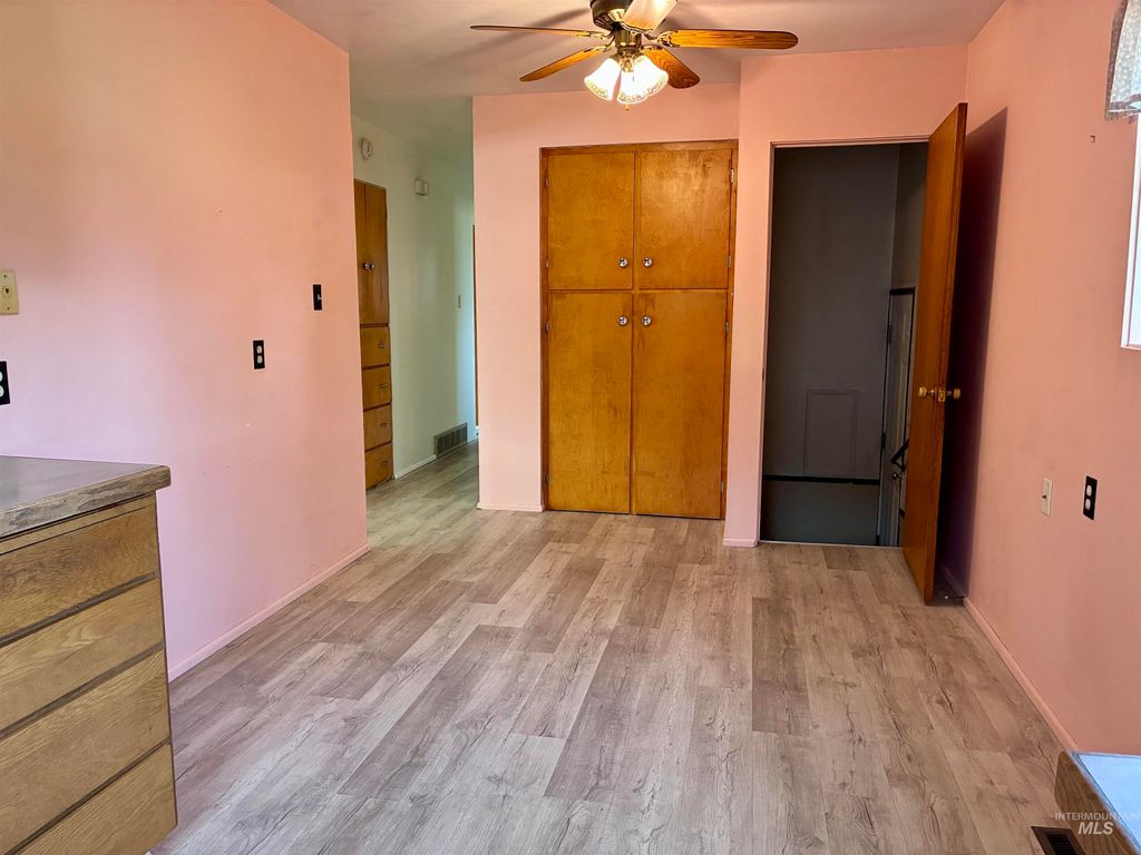 Photo of 570 Madison St, Twin Falls, ID 83301 (MLS # 98980329)