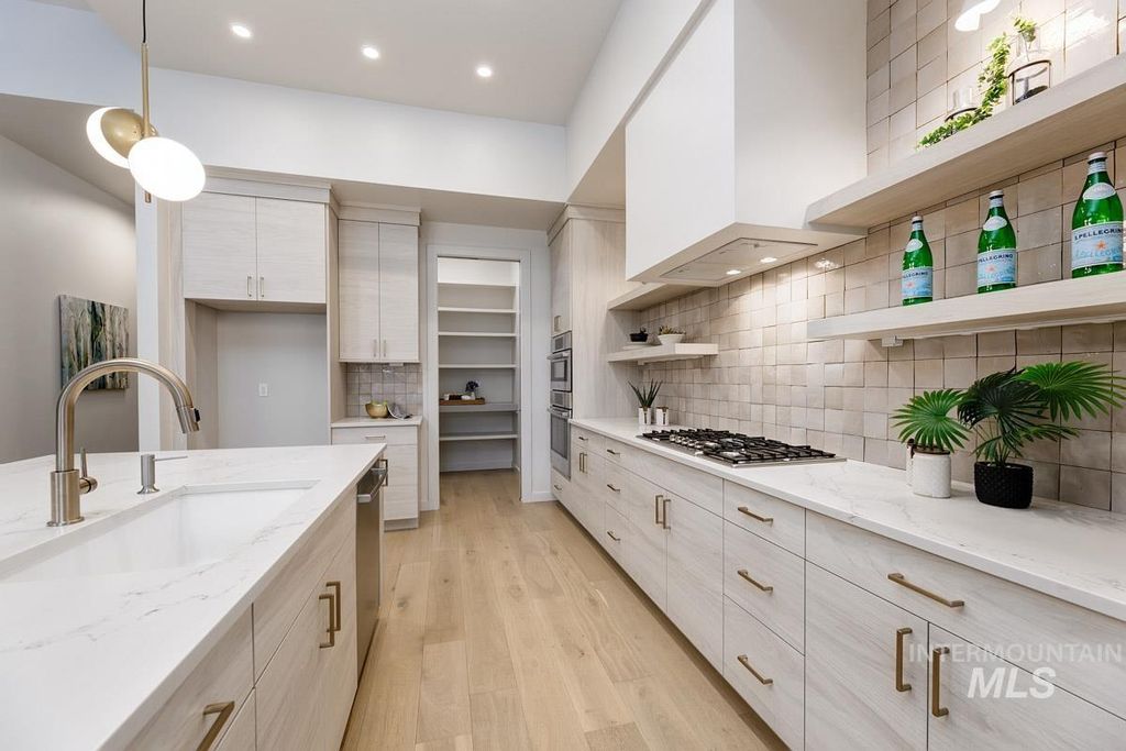 Photo of 556 W Carnelian Lane, Eagle, ID 83616 (MLS # 98973275)