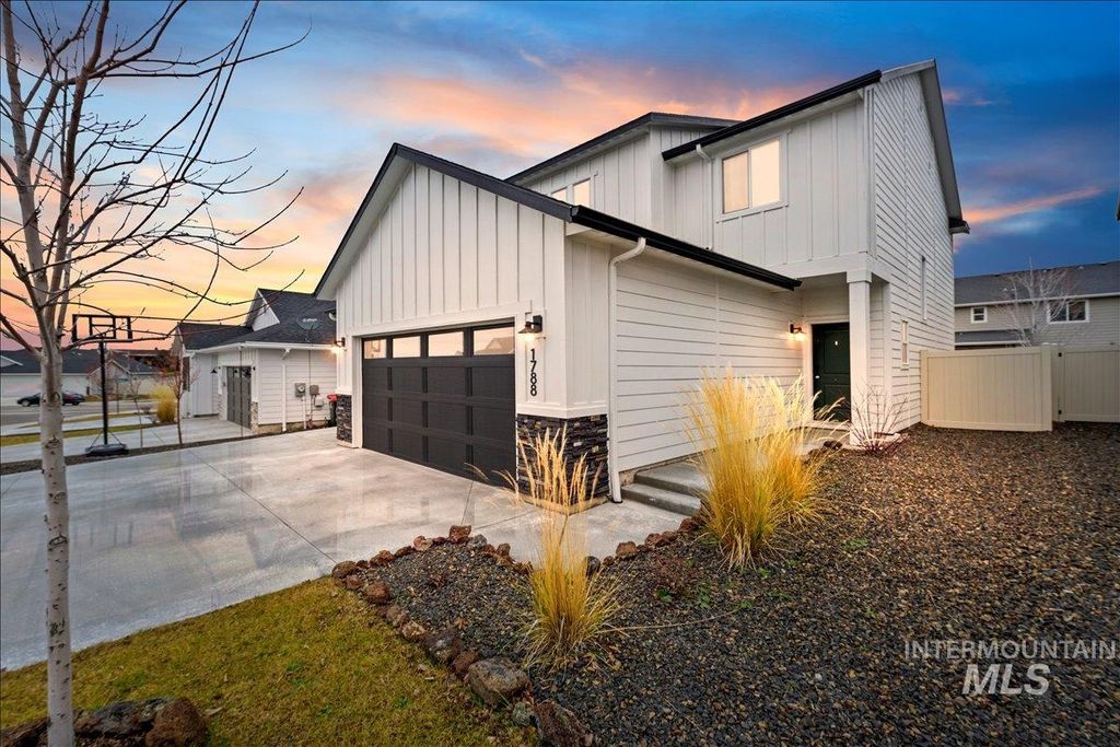 Photo of 1788 S Grayling Ave, Meridian, ID 83642 (MLS # 98971079)