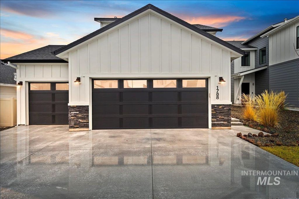 Photo of 1788 S Grayling Ave, Meridian, ID 83642 (MLS # 98971079)