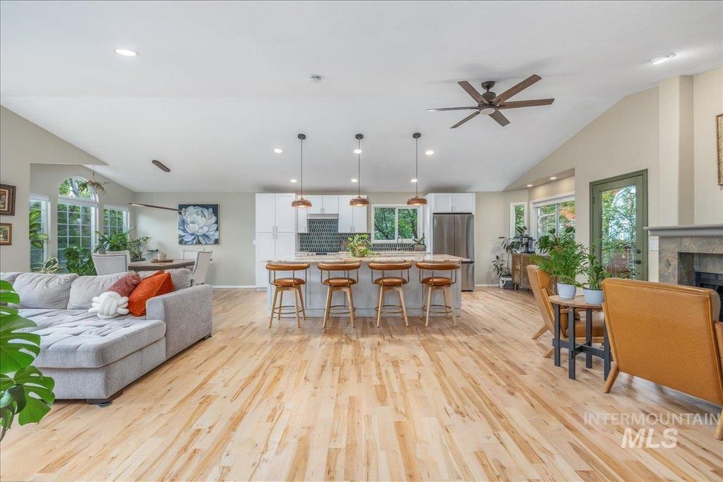 Photo of 5033 N Edenburgh Way, Boise, ID 83714 (MLS # 98964866)