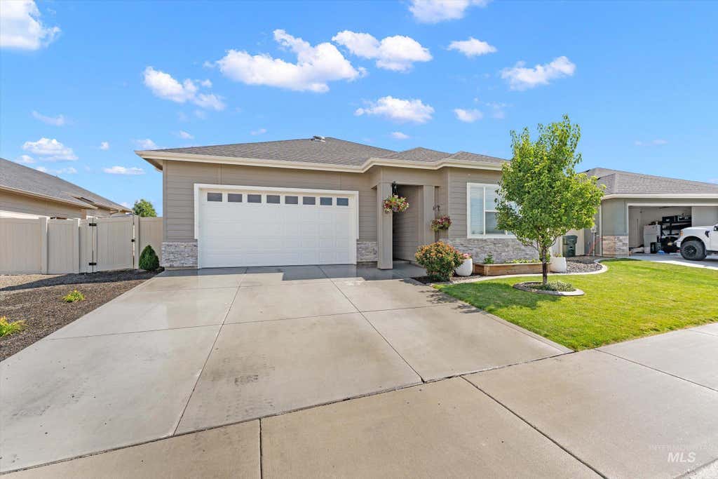 Photo of 770 E Bouquet Ct, Kuna, ID 83634 (MLS # 98995781)