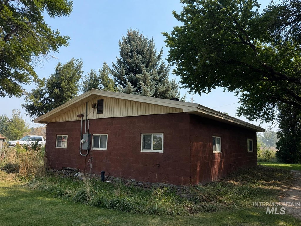Photo of 377 S Davis Rd, Hammett, ID 83627 (MLS # 98997236)