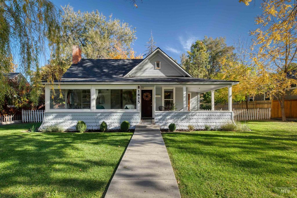 Photo of 1615 Fillmore St, Caldwell, ID 83605 (MLS # 98976998)