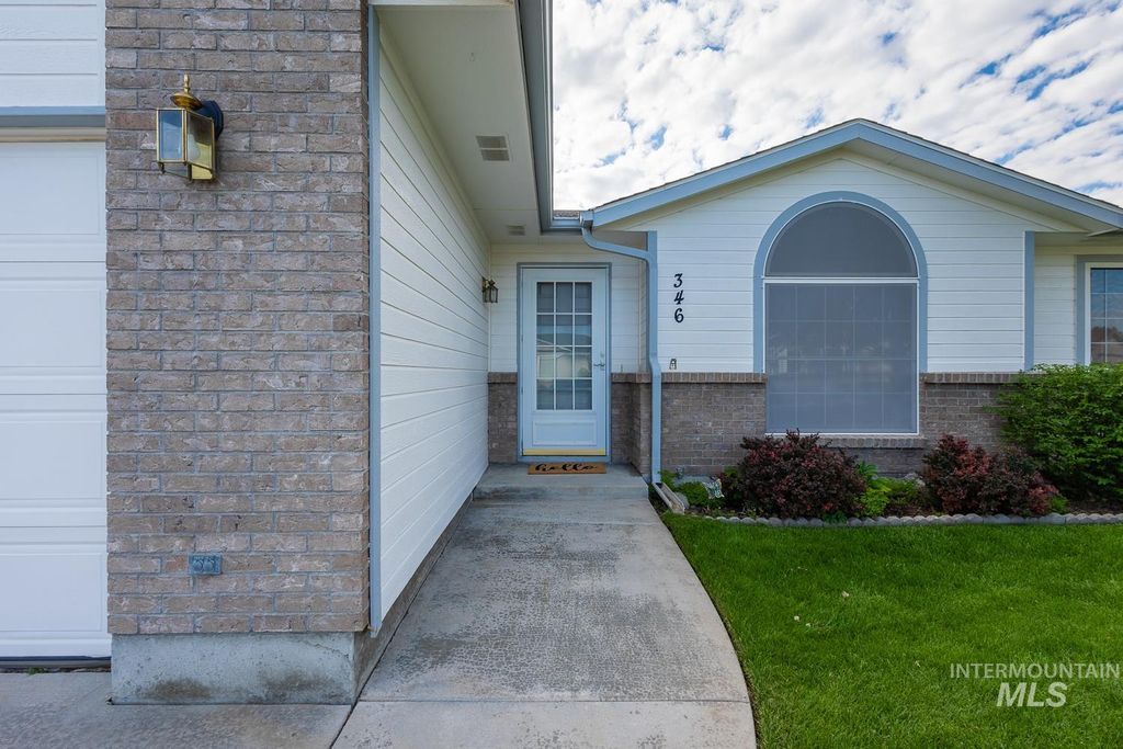 Photo of 346 B St, Nampa, ID 83651 (MLS # 98987251)