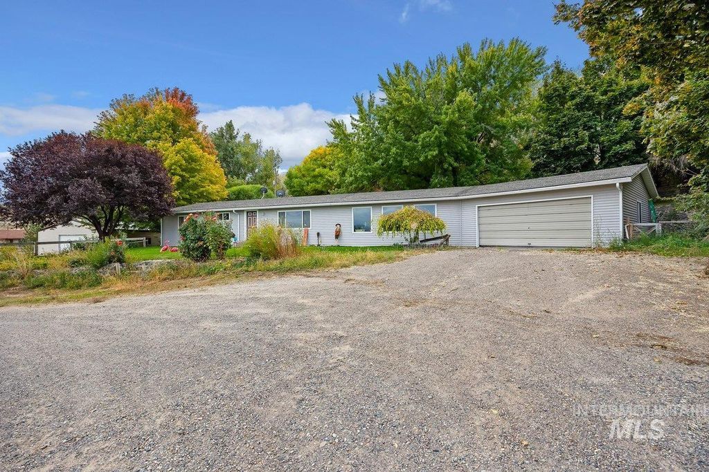 Photo of 598 N Gray, King Hill, ID 83633 (MLS # 98964858)