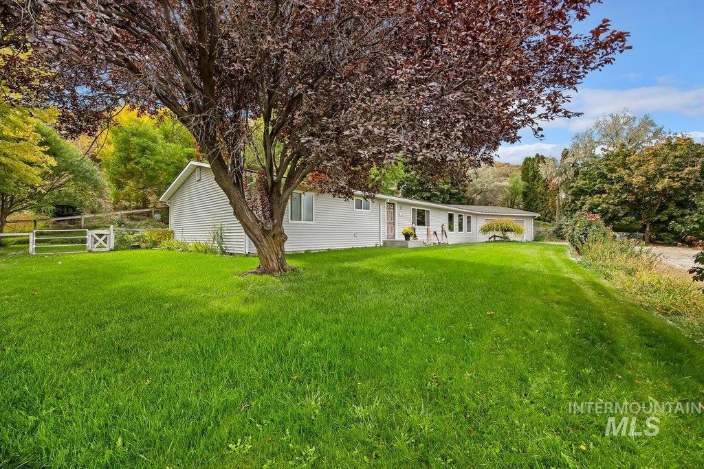 Photo of 598 N Gray, King Hill, ID 83633 (MLS # 98964858)