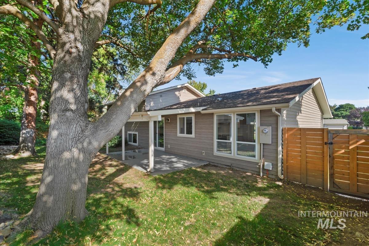 455 N Pebble Beach Way