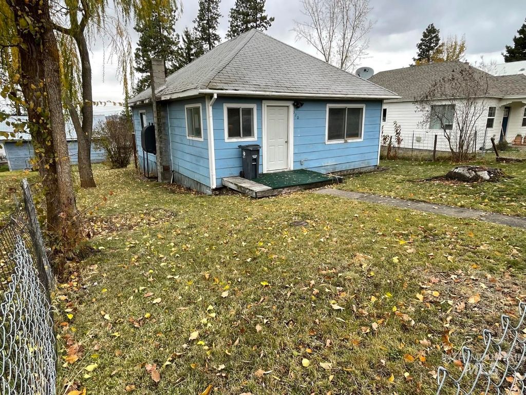 Photo of 920 Pine St #N/A, Potlatch, ID 83855 (MLS # 98967225)