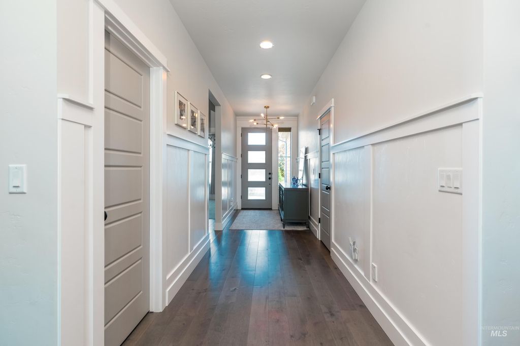 Photo of 2641 N Whitebird Place, Meridian, ID 83646 (MLS # 98986521)