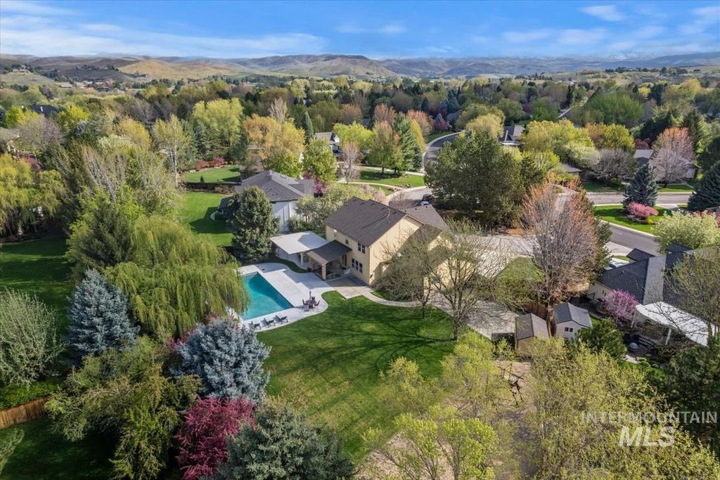 Photo of 2063 N Parkforest Way, Eagle, ID 83616 (MLS # 98982545)