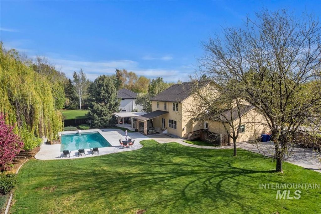 Photo of 2063 N Parkforest Way, Eagle, ID 83616 (MLS # 98982545)