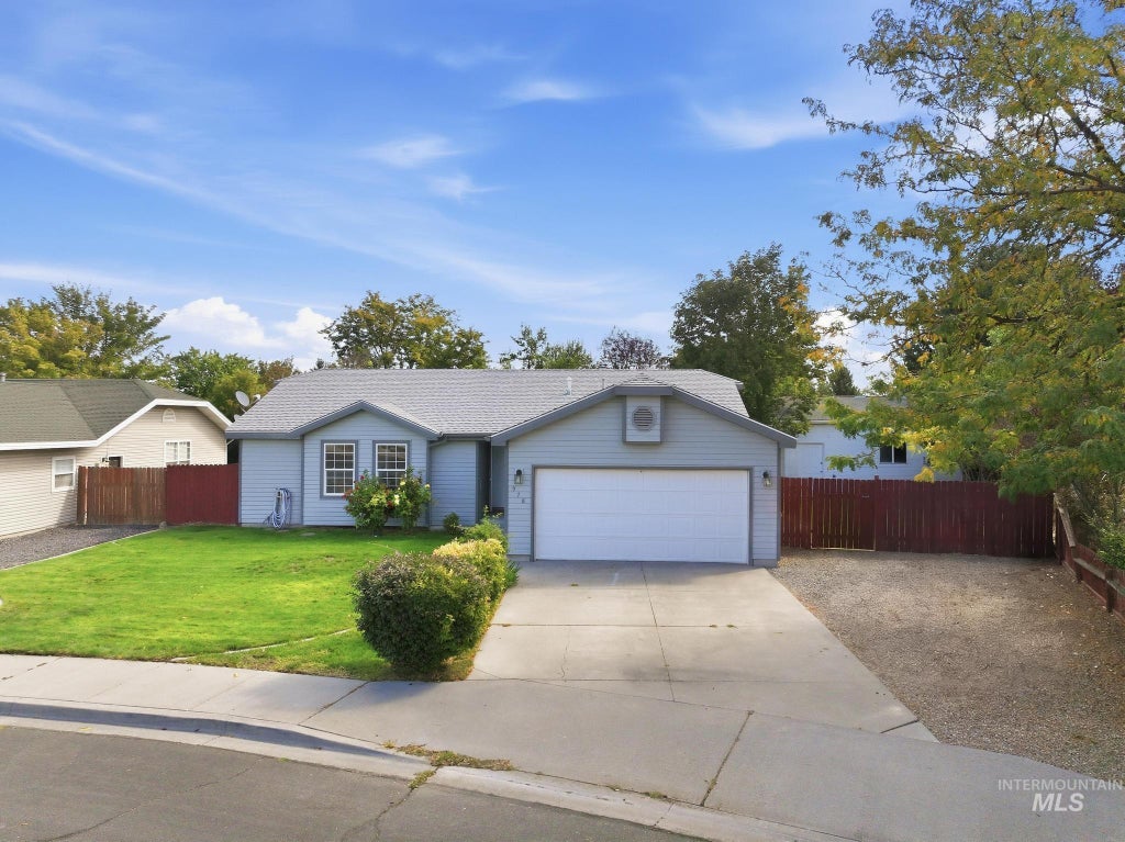 Photo of 978 Aspenwood Ln, Twin Falls, ID 83301 (MLS # 99001251)