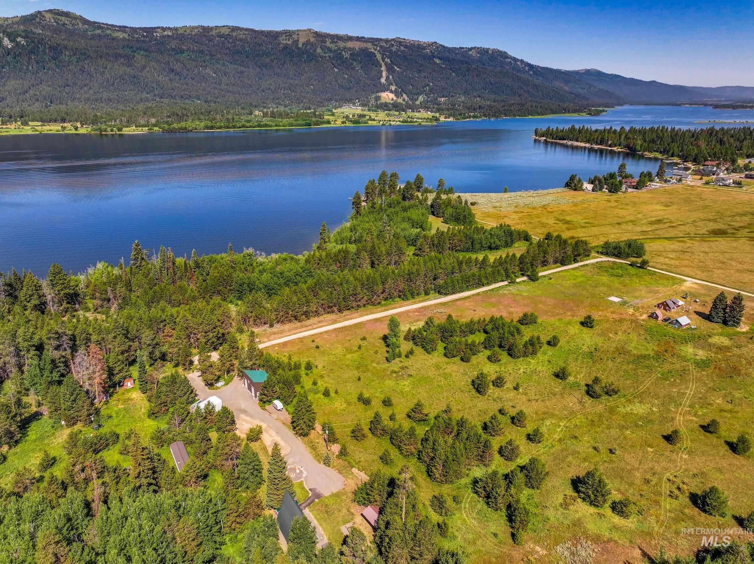 Aerial overview of property's location featuring views of Tamarack.
