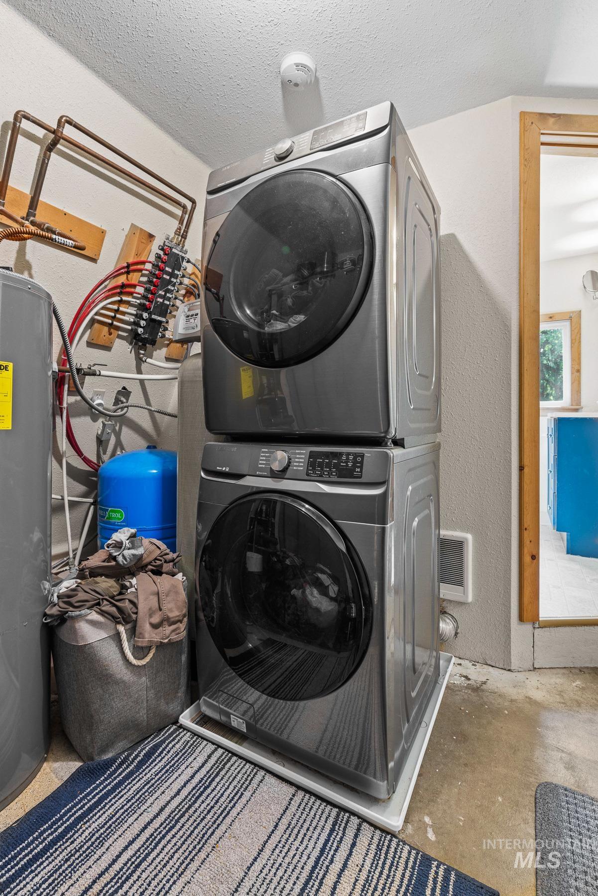 Washer and Dryer Included