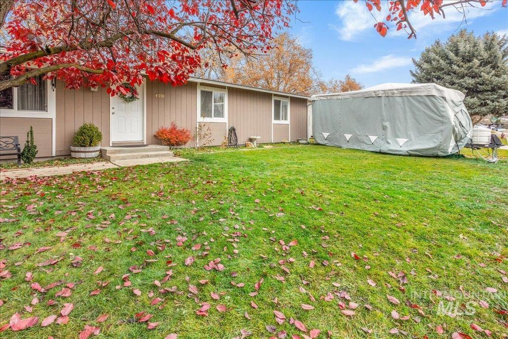 Photo of 4550 W Bloom St, Boise, ID 83703 (MLS # 98968297)
