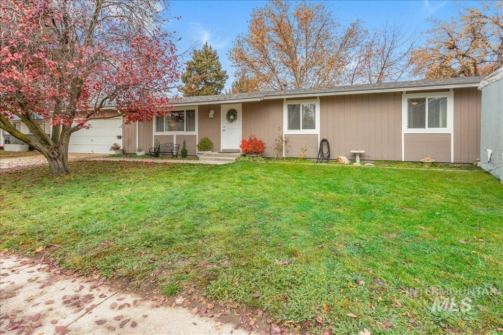 Photo of 4550 W Bloom St, Boise, ID 83703 (MLS # 98968297)