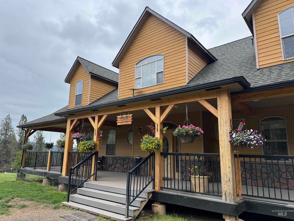 Photo of 5371 Upper Fords Creek #&amp; 5373 Upper fords C, Orofino, ID 83544 (MLS # 98980115)