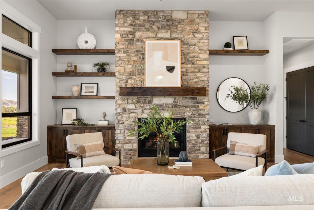 Photo of 1015 Greenfields Lane, Emmett, ID 83617 (MLS # 98980585)