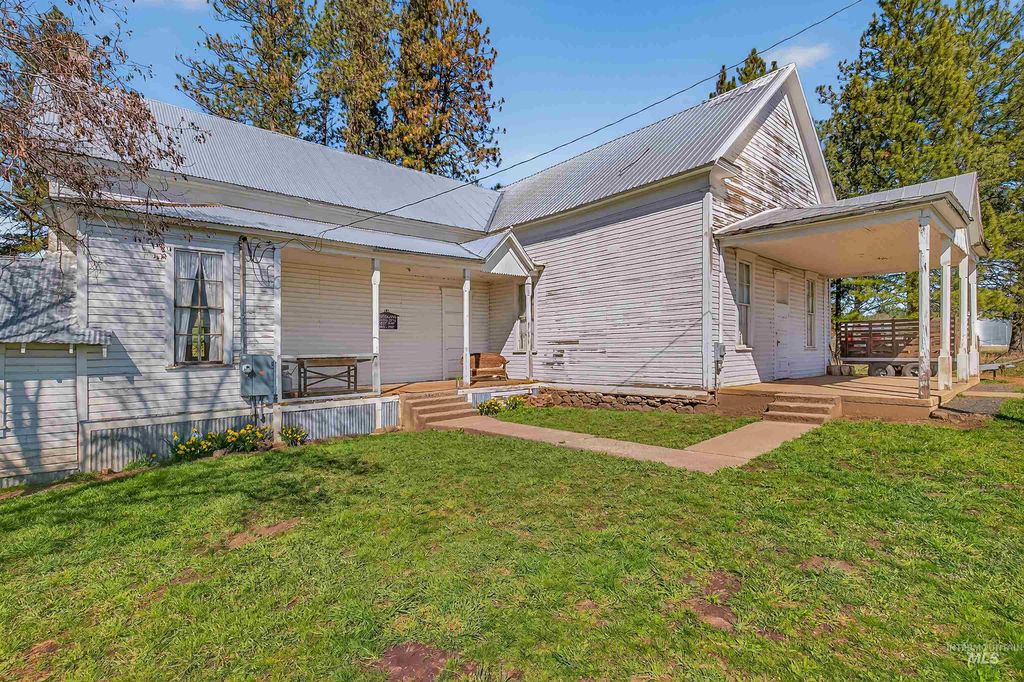 Photo of 2070 Woodland Rd, Kamiah, ID 83536 (MLS # 98981277)