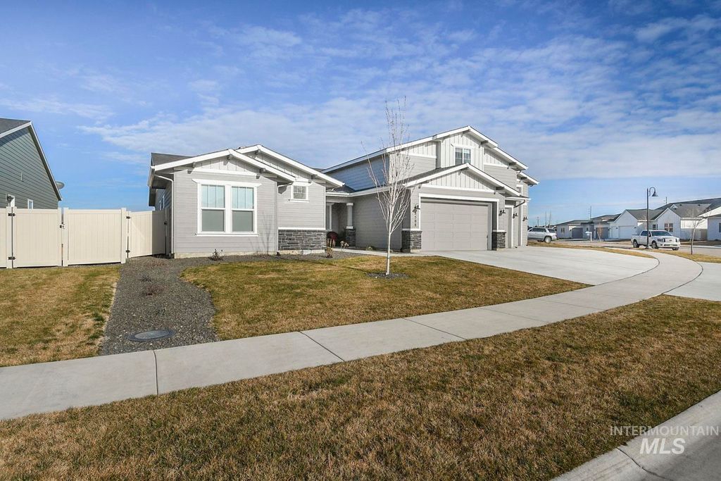Photo of 8508 W Pond Pine St, Star, ID 83669 (MLS # 98976046)