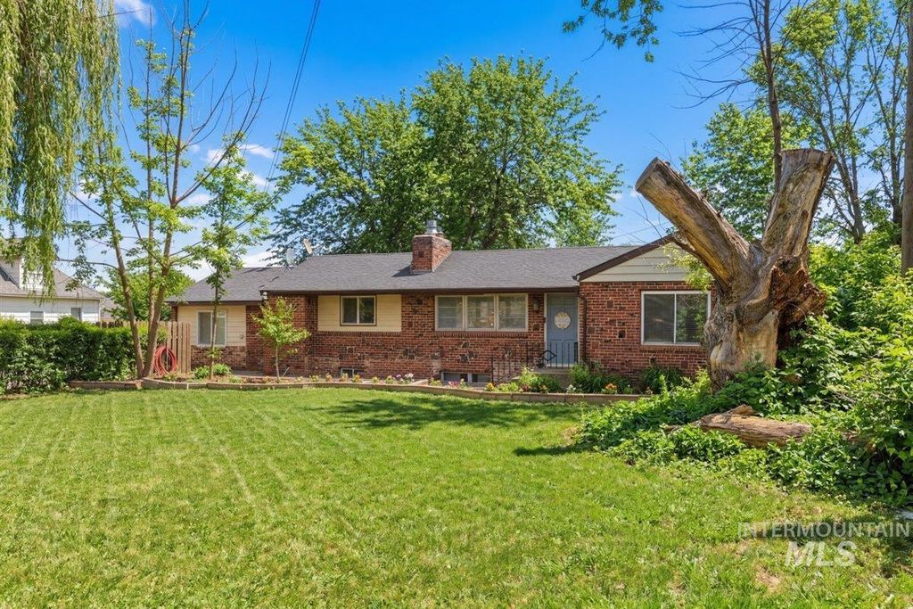 Photo of 2815 S Indiana Ave, Caldwell, ID 83605 (MLS # 98978115)