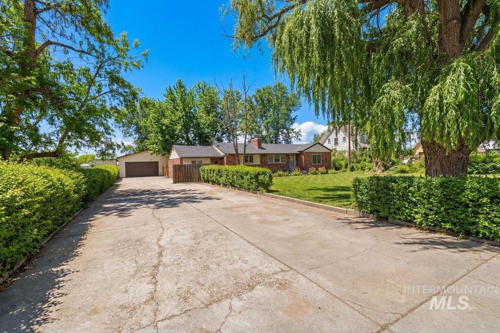 Photo of 2815 S Indiana Ave, Caldwell, ID 83605 (MLS # 98978115)