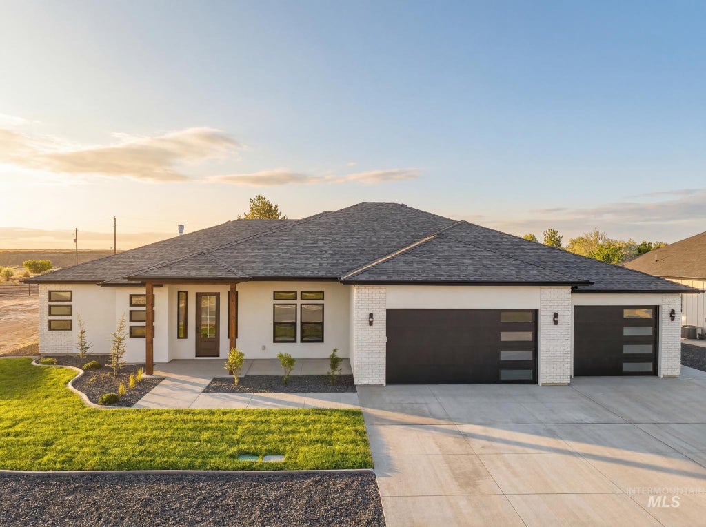 Photo of 1561 Clear Creek Loop, Twin Falls, ID 83301 (MLS # 98990787)