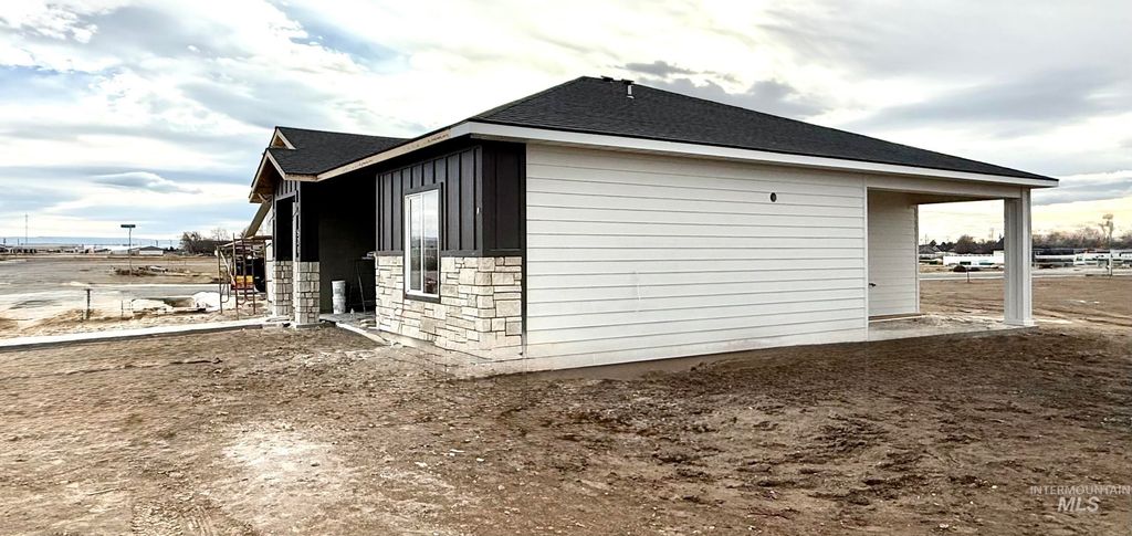 Photo of 521 Sunspot Drive #Lot 14 Block 3, Twin Falls, ID 83301 (MLS # 98974169)